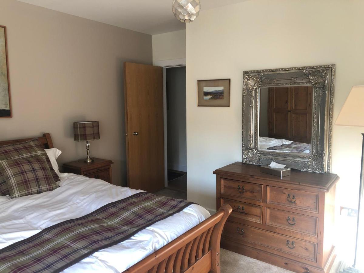 Loch Ness Moat House Apartments Fort Augustus Exterior photo