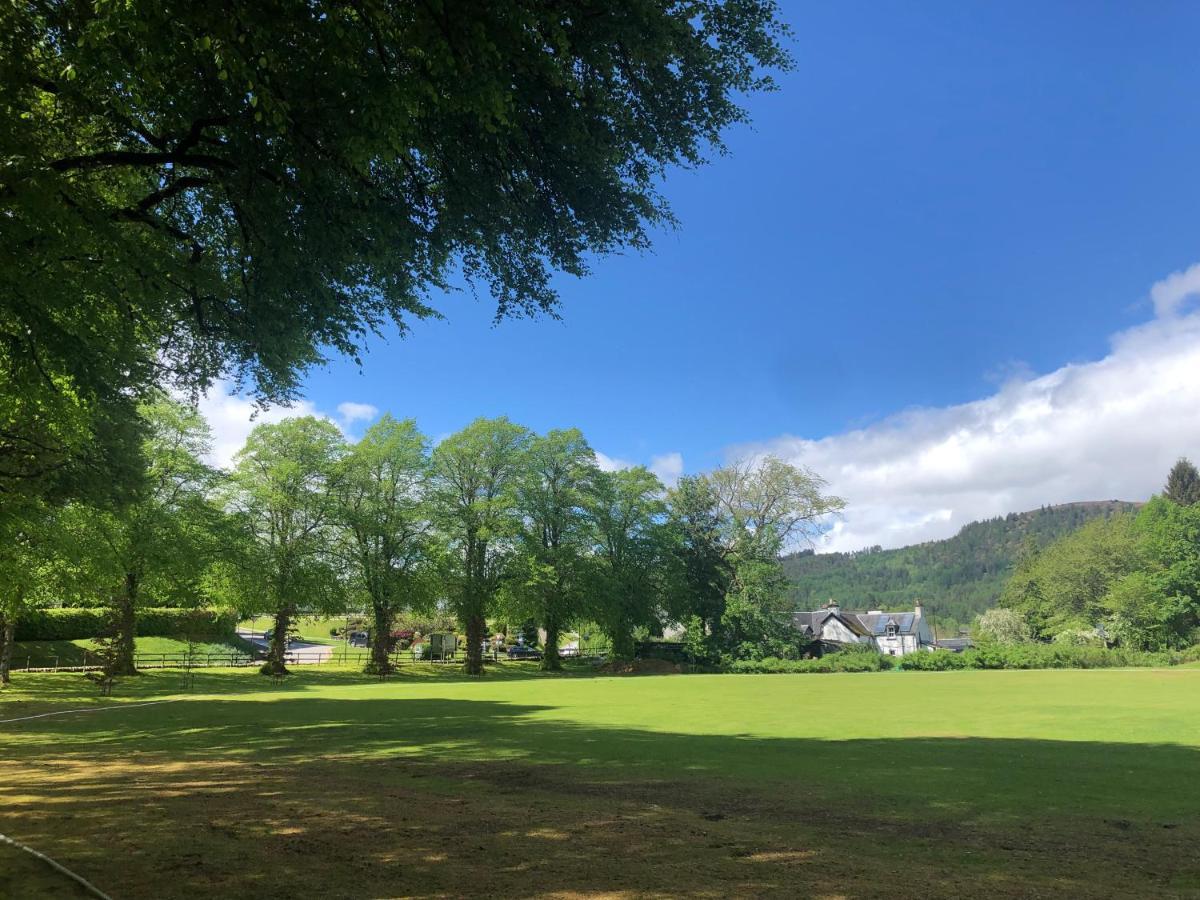 Loch Ness Moat House Apartments Fort Augustus Exterior photo
